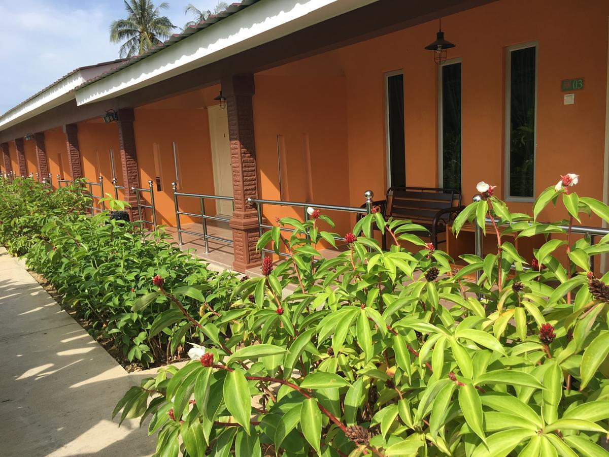 Chuu Pun Village Resort Pantai Cenang  Exterior foto