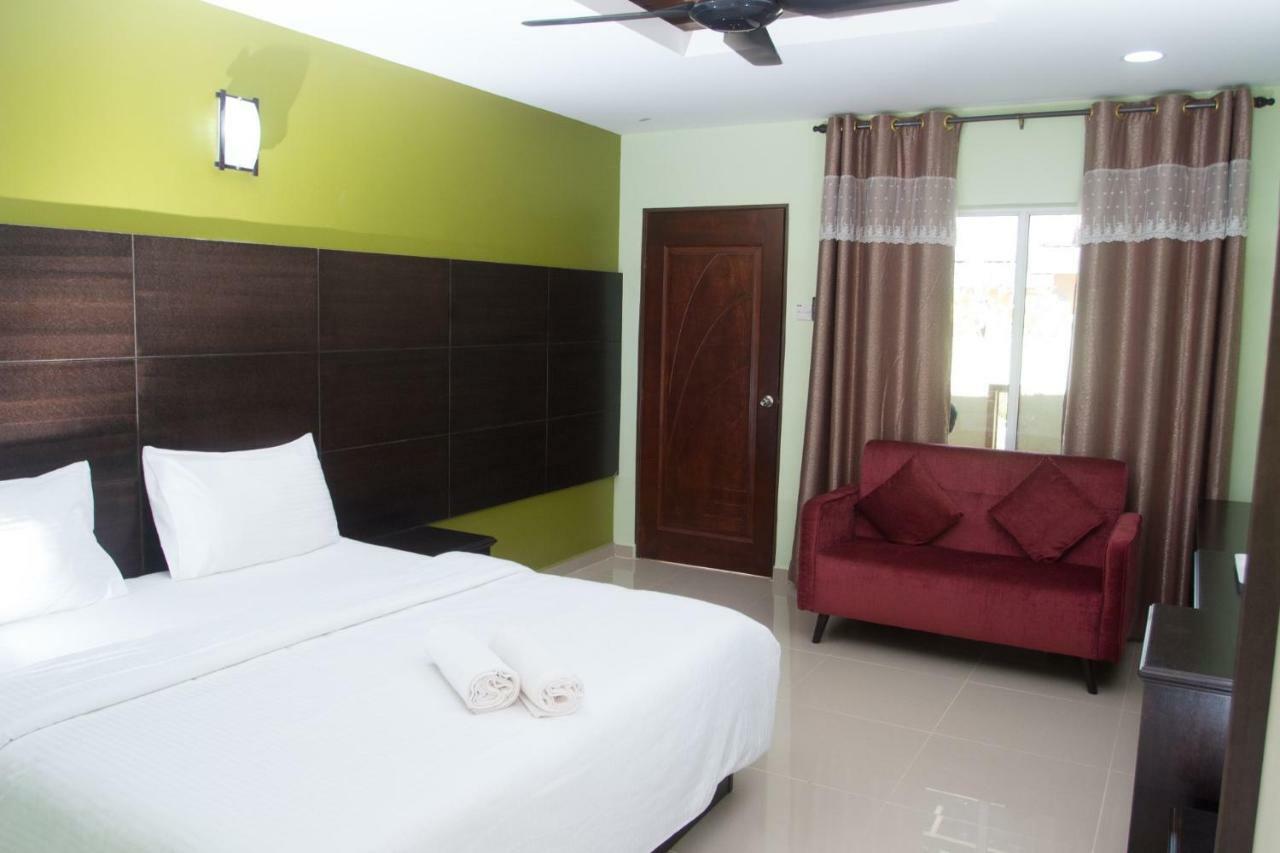 Chuu Pun Village Resort Pantai Cenang  Exterior foto